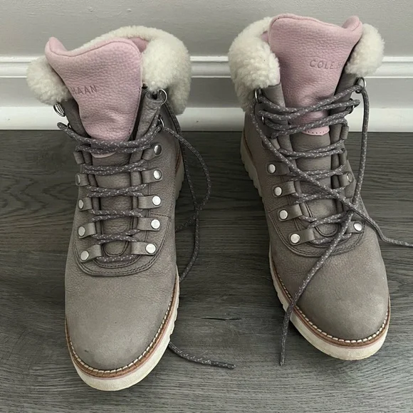 Cole Haan hiking snow boots! Amazing condition. - Picture 3 of 3